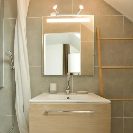 Le Petit Hugo - Centre - Parking Apartment